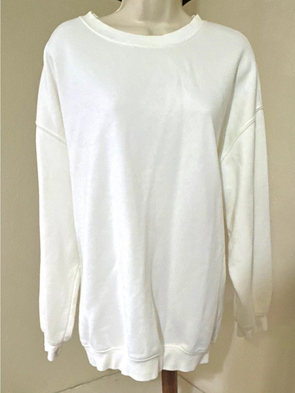 Forever 21 Women's White Crew Neck Sweatshirt Long Sleeve Fleece Polyester L
